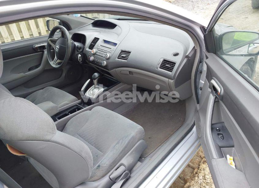 Photo 5 of 2011 Honda Civic LX (VIN 2HGFG1B67BH515834)