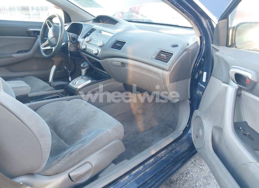 Photo 5 of 2010 Honda Civic LX (VIN 2HGFG1B68AH502105)