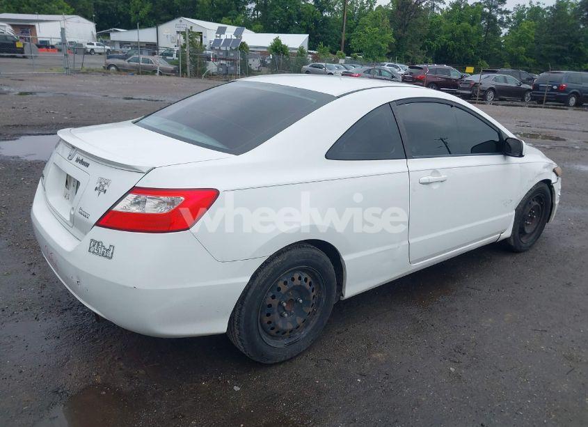 Photo 4 of 2010 Honda Civic LX (VIN 2HGFG1B68AH529644)