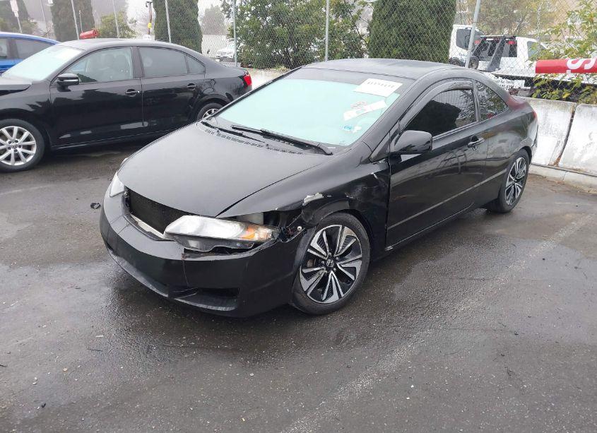 Photo 2 of 2011 Honda Civic LX (VIN 2HGFG1B68BH512828)