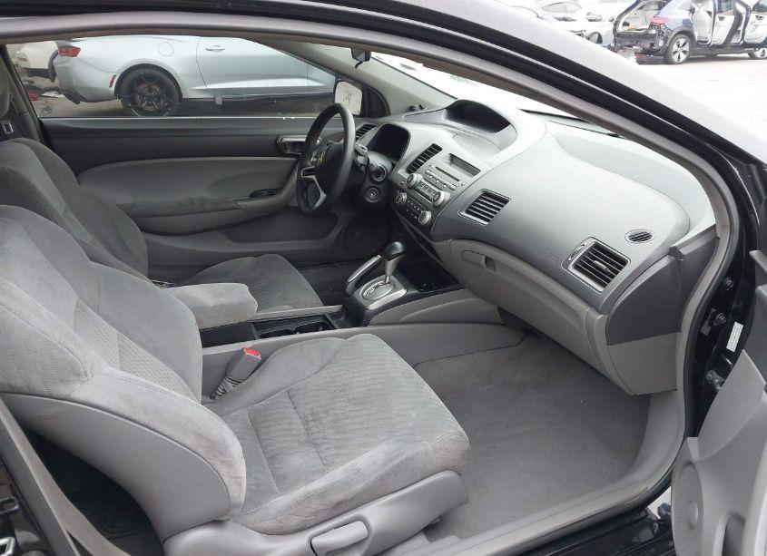 Photo 5 of 2011 Honda Civic LX (VIN 2HGFG1B68BH512828)