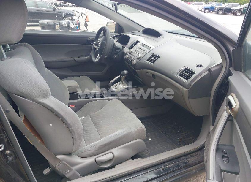 Photo 5 of 2011 Honda Civic LX (VIN 2HGFG1B69BH502230)