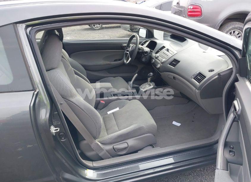 Photo 5 of 2010 Honda Civic LX (VIN 2HGFG1B6XAH531542)