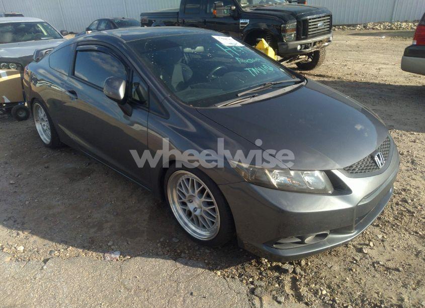 2013 Honda Civic LX (VIN 2HGFG3B55DH514929) main photo