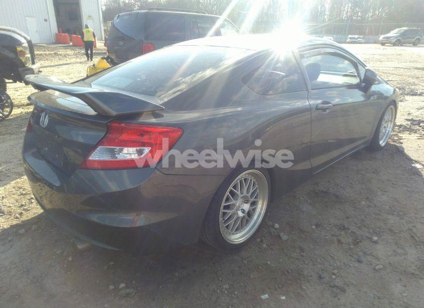 Photo 4 of 2013 Honda Civic LX (VIN 2HGFG3B55DH514929)