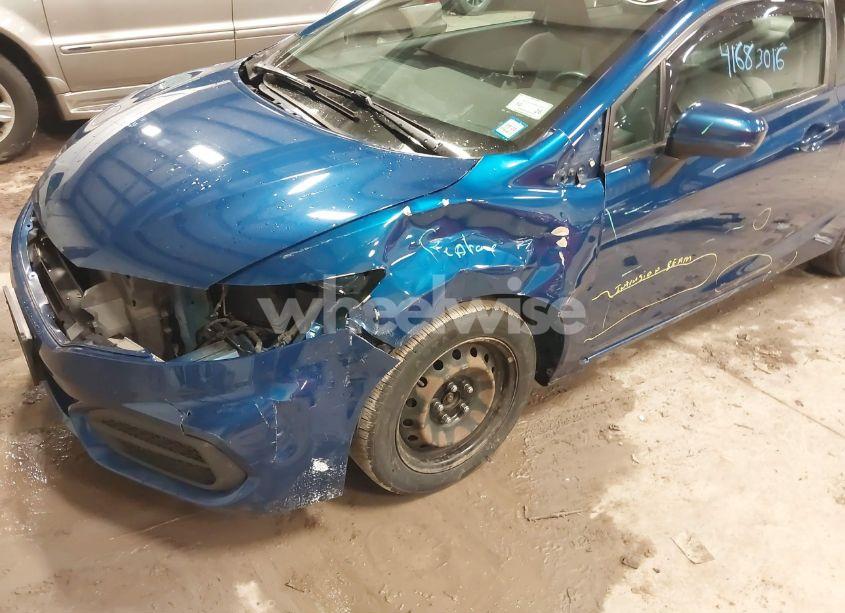 Photo 6 of 2015 Honda Civic LX (VIN 2HGFG3B55FH531362)