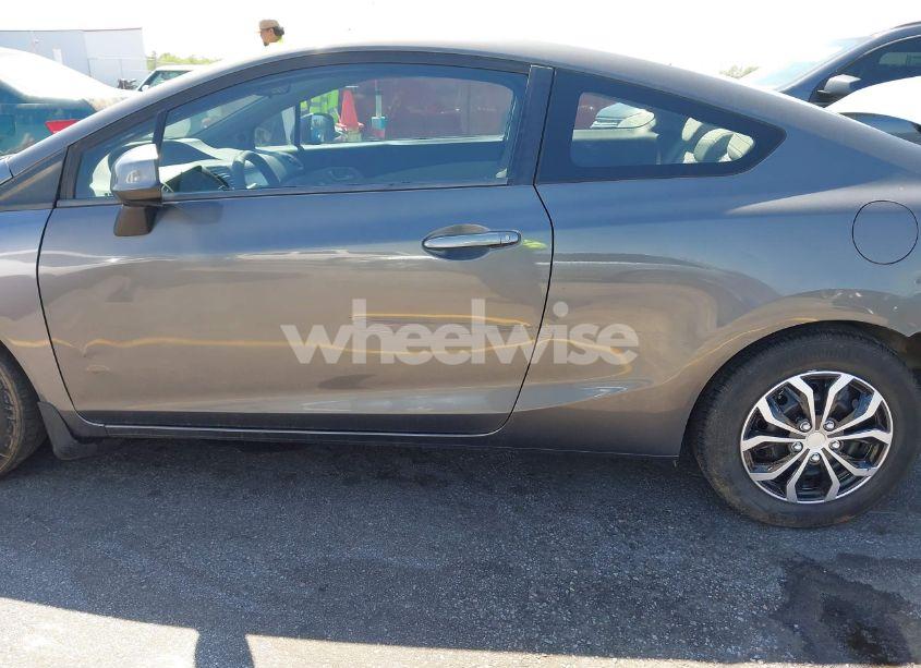 Photo 14 of 2012 Honda Civic LX (VIN 2HGFG3B56CH560686)