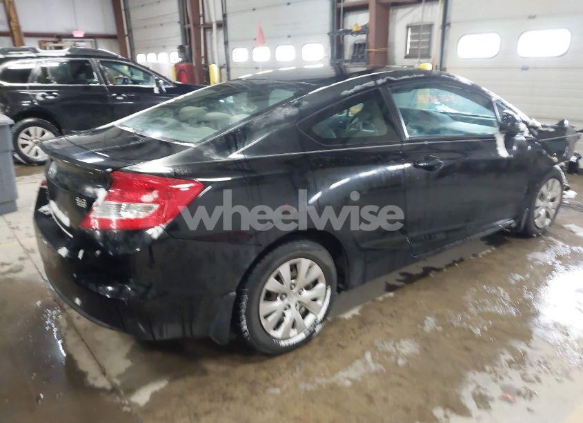 Photo 4 of 2012 Honda Civic LX (VIN 2HGFG3B58CH553433)