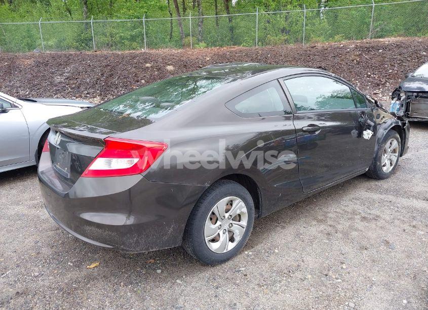 Photo 4 of 2013 Honda Civic LX (VIN 2HGFG3B58DH504959)