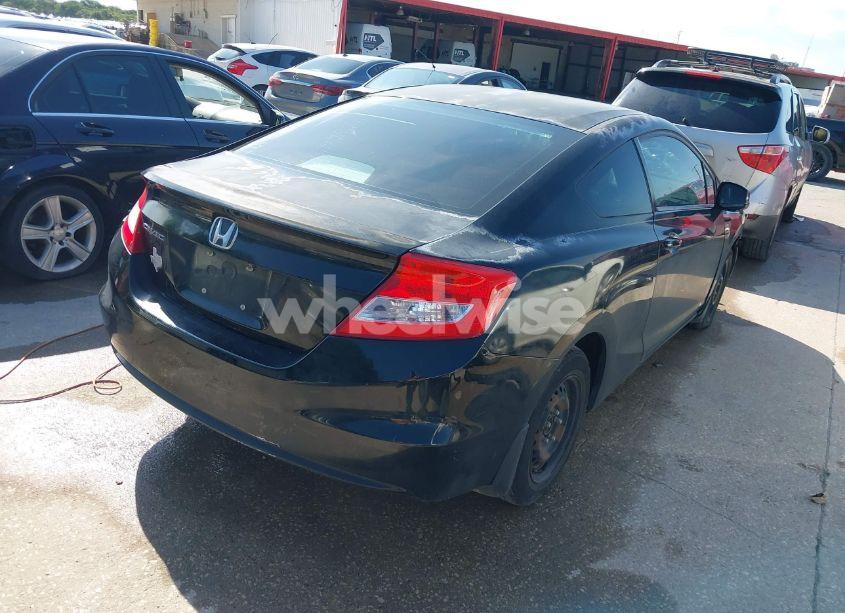 Photo 4 of 2013 Honda Civic LX (VIN 2HGFG3B58DH507120)