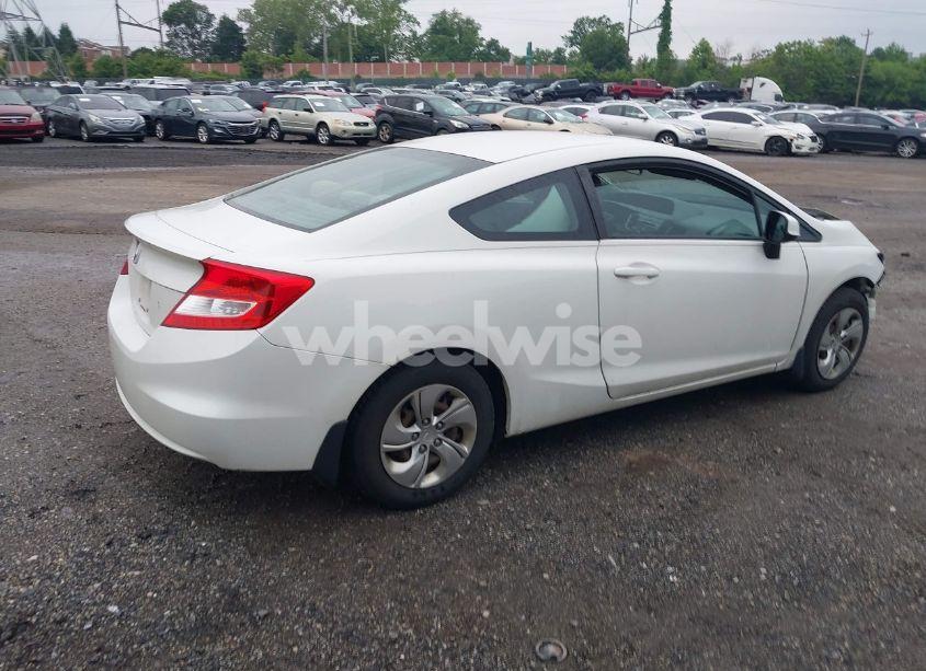 Photo 4 of 2013 Honda Civic LX (VIN 2HGFG3B58DH516433)