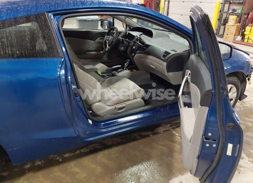 Photo 5 of 2012 Honda Civic LX (VIN 2HGFG3B59CH531151)