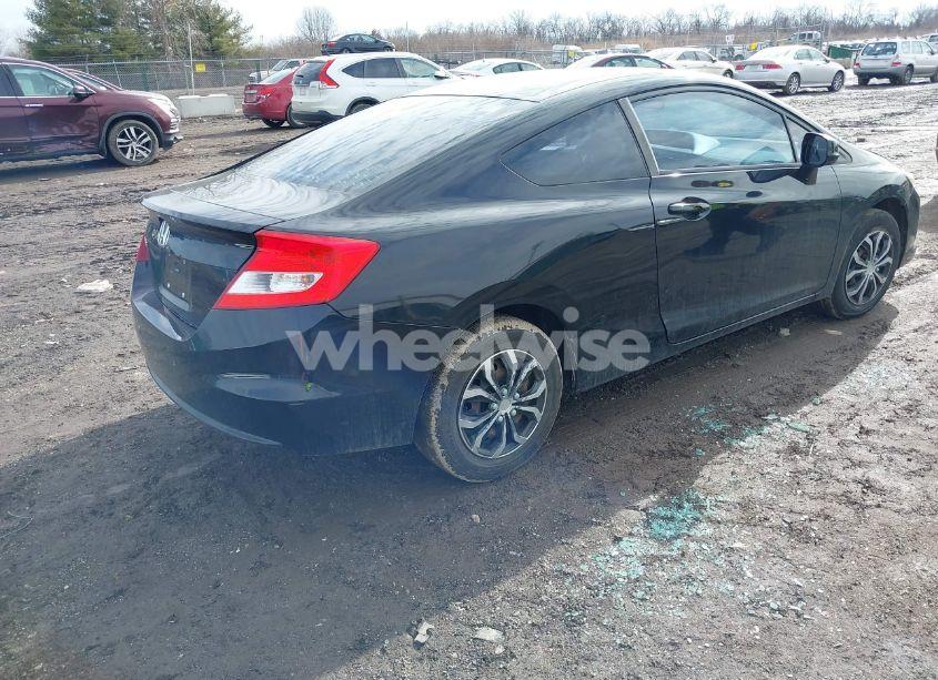Photo 4 of 2013 Honda Civic LX (VIN 2HGFG3B59DH517140)