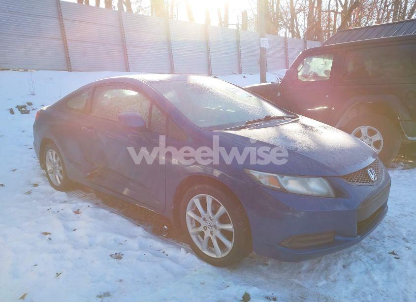 2013 Honda Civic LX (VIN 2HGFG3B59DH522273) main photo