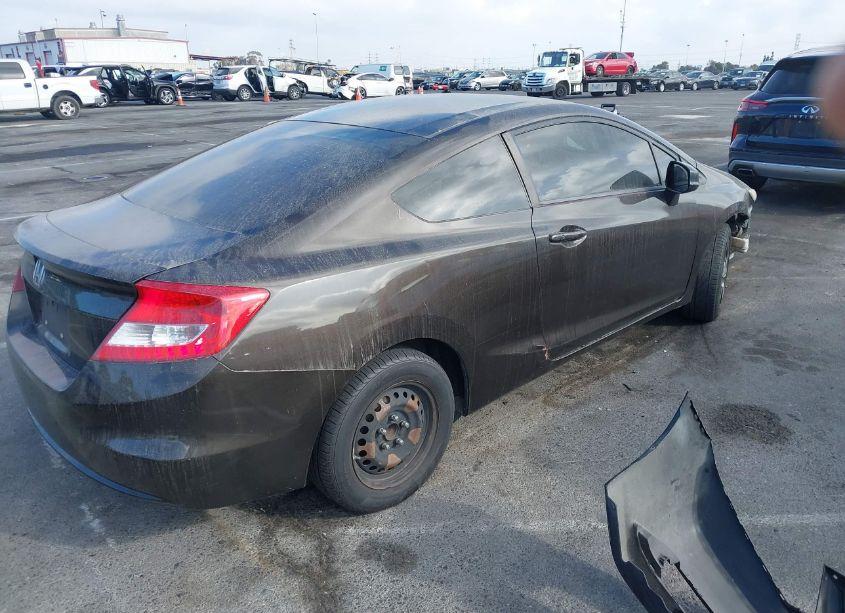 Photo 4 of 2013 Honda Civic LX (VIN 2HGFG3B5XDH500346)