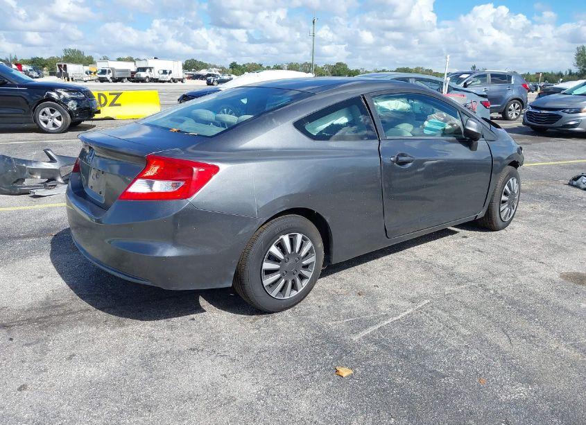 Photo 4 of 2013 Honda Civic LX (VIN 2HGFG3B5XDH513016)