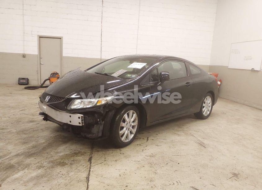 Photo 2 of 2013 Honda Civic LX (VIN 2HGFG3B5XDH521116)