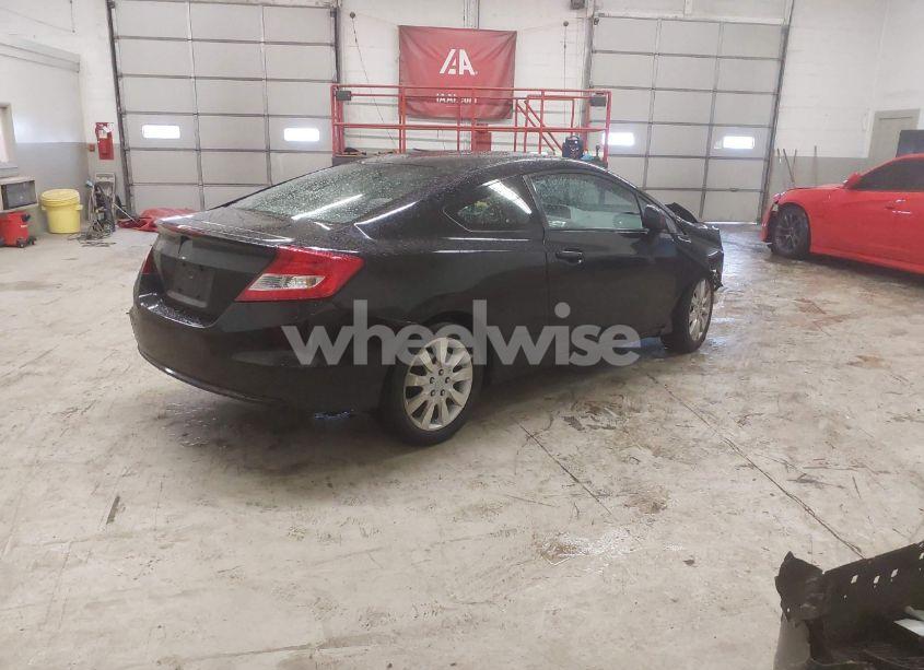 Photo 4 of 2013 Honda Civic LX (VIN 2HGFG3B5XDH521116)