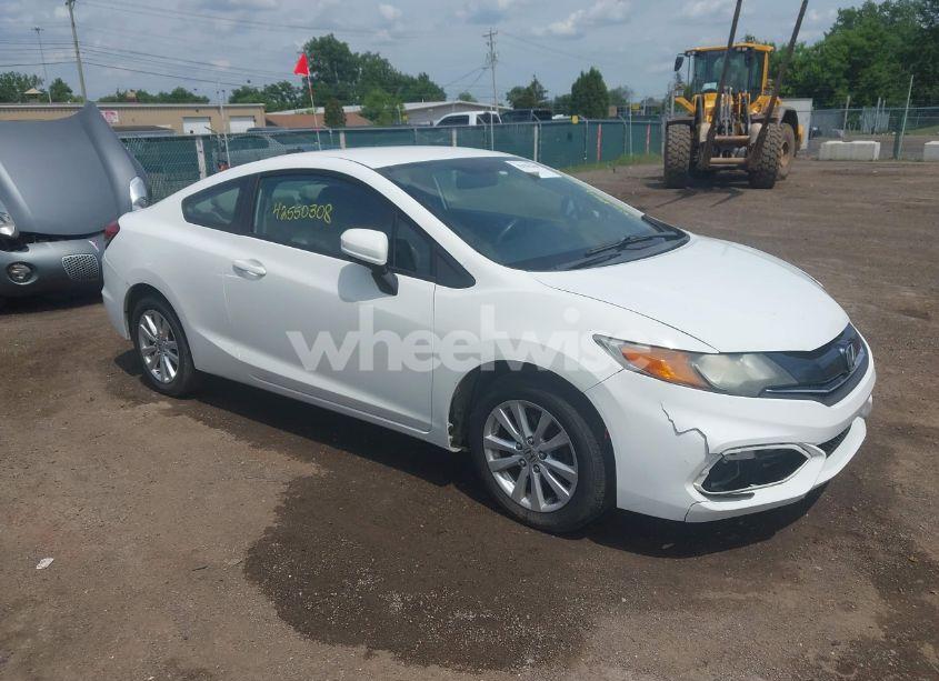 2015 Honda Civic LX (VIN 2HGFG3B5XFH517876) main photo
