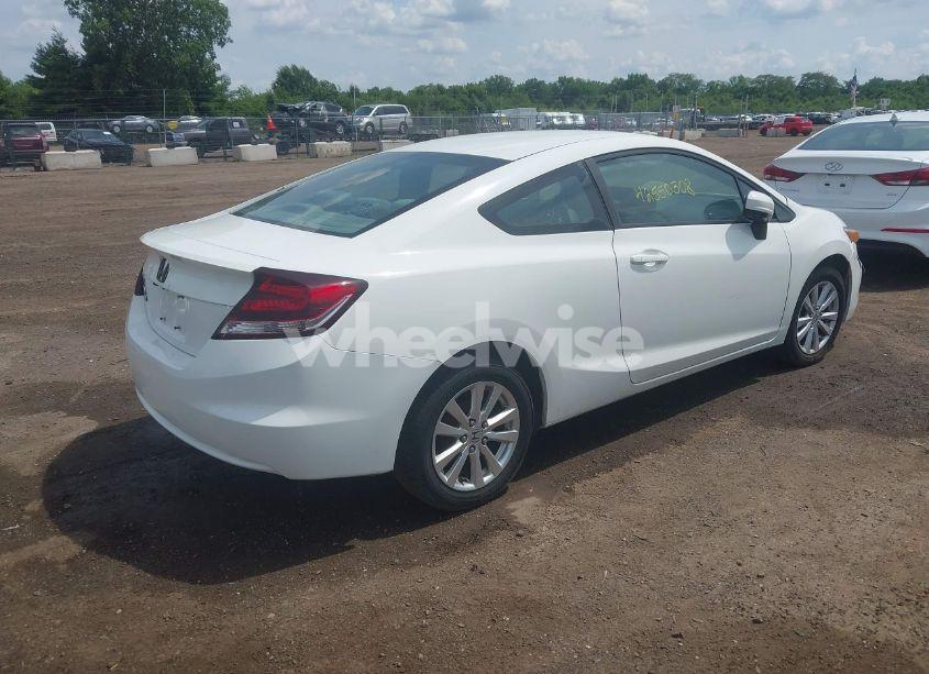 Photo 4 of 2015 Honda Civic LX (VIN 2HGFG3B5XFH517876)