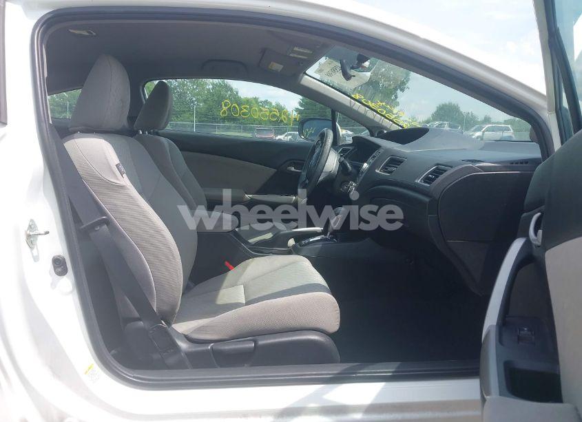 Photo 5 of 2015 Honda Civic LX (VIN 2HGFG3B5XFH517876)