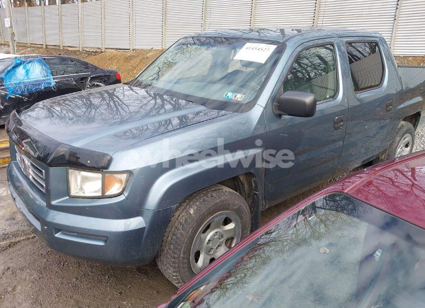 Photo 2 of 2007 Honda Ridgeline RT (VIN 2HJYK16217H551910)
