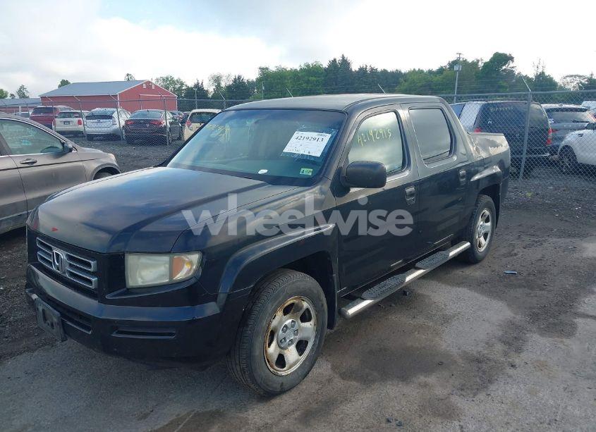Photo 2 of 2006 Honda Ridgeline RT (VIN 2HJYK16226H560565)