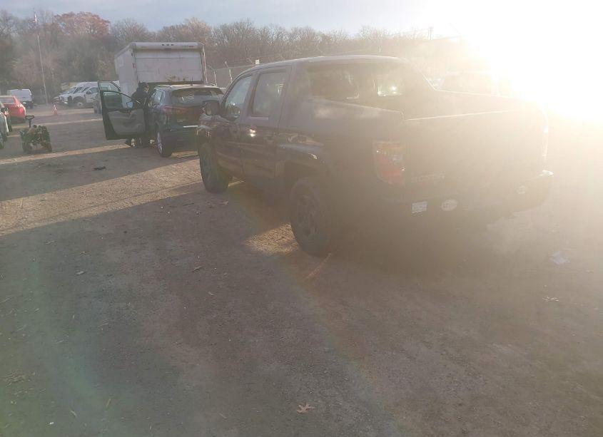 Photo 3 of 2006 Honda Ridgeline RT (VIN 2HJYK16226H575289)