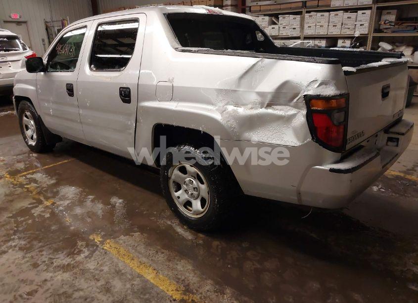 Photo 3 of 2006 Honda Ridgeline RT (VIN 2HJYK16246H543685)