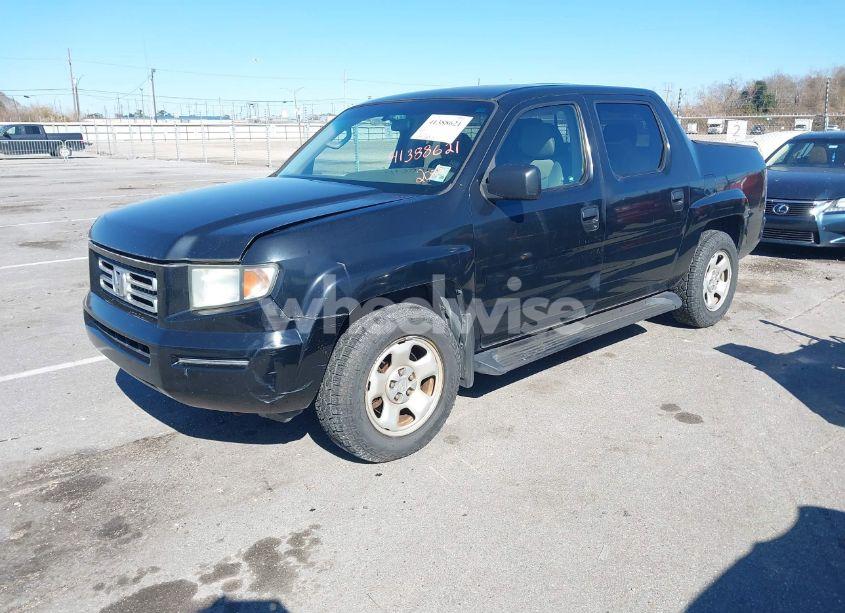 Photo 2 of 2006 Honda Ridgeline RT (VIN 2HJYK16246H551558)