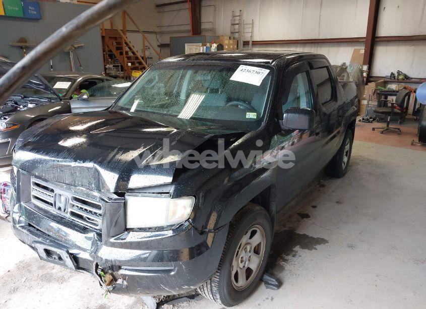 Photo 2 of 2008 Honda Ridgeline RT (VIN 2HJYK16248H529756)