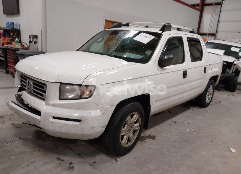 Photo 2 of 2008 Honda Ridgeline RT (VIN 2HJYK16268H537356)