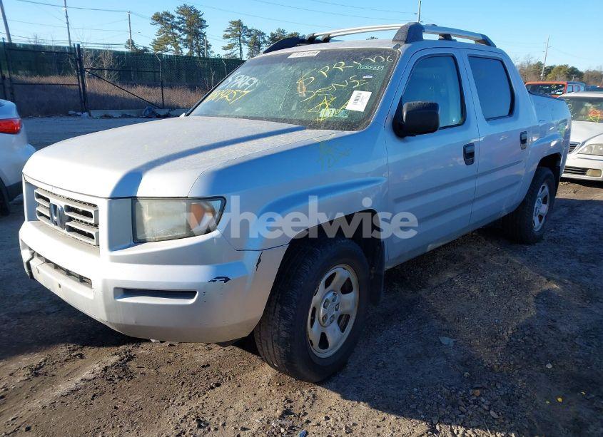 Photo 2 of 2006 Honda Ridgeline RT (VIN 2HJYK16276H539453)