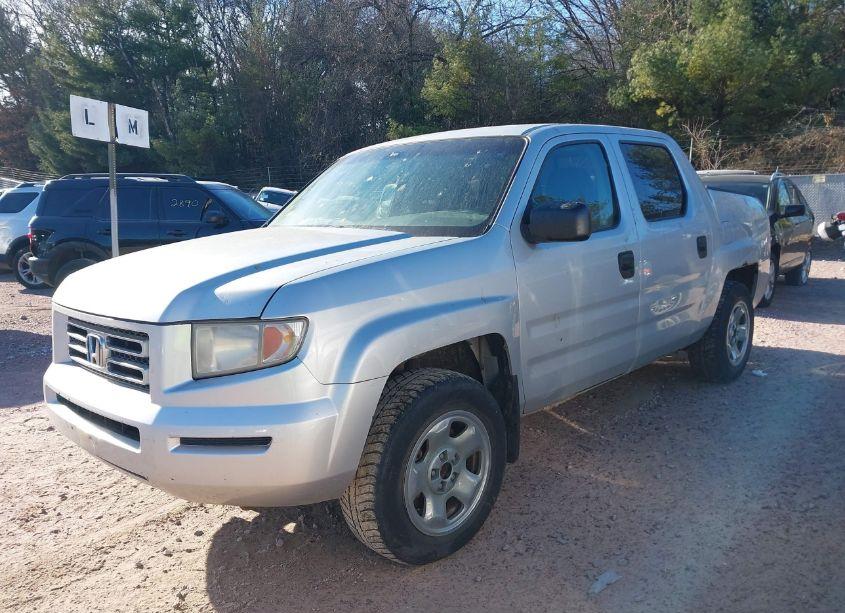 Photo 2 of 2006 Honda Ridgeline RT (VIN 2HJYK16276H551537)