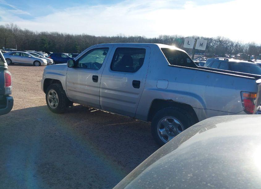 Photo 3 of 2006 Honda Ridgeline RT (VIN 2HJYK16276H551537)