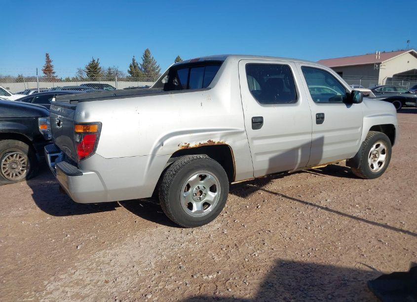 Photo 4 of 2006 Honda Ridgeline RT (VIN 2HJYK16276H551537)