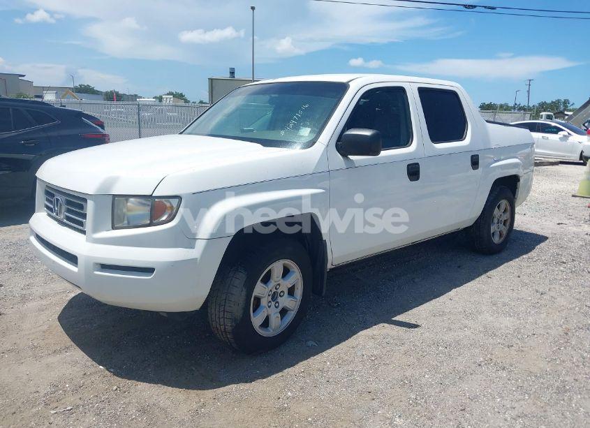 Photo 2 of 2006 Honda Ridgeline RT (VIN 2HJYK16276H554227)