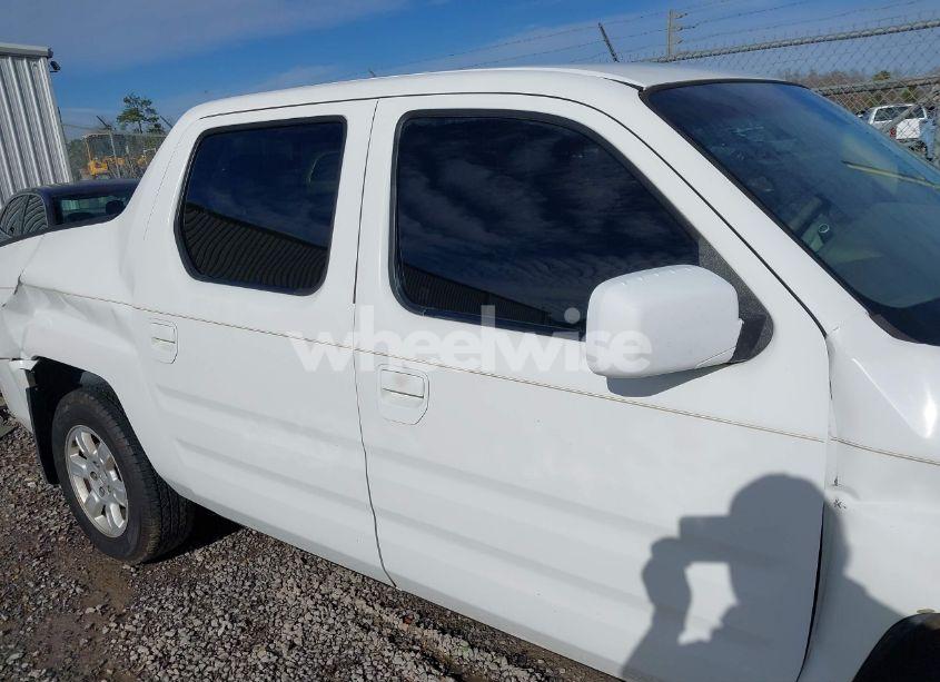 Photo 13 of 2006 Honda Ridgeline RTS (VIN 2HJYK16406H535102)