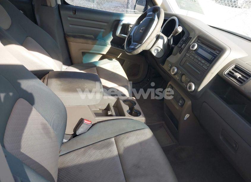 Photo 5 of 2006 Honda Ridgeline RTS (VIN 2HJYK16406H535102)