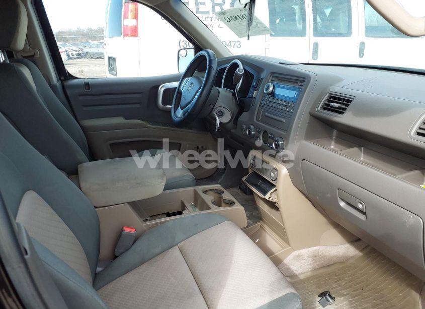 Photo 5 of 2006 Honda Ridgeline RTS (VIN 2HJYK16406H547539)