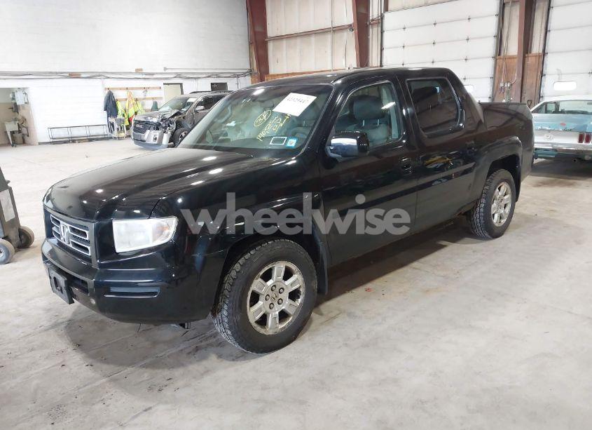 Photo 2 of 2008 Honda Ridgeline RTS (VIN 2HJYK16408H519064)