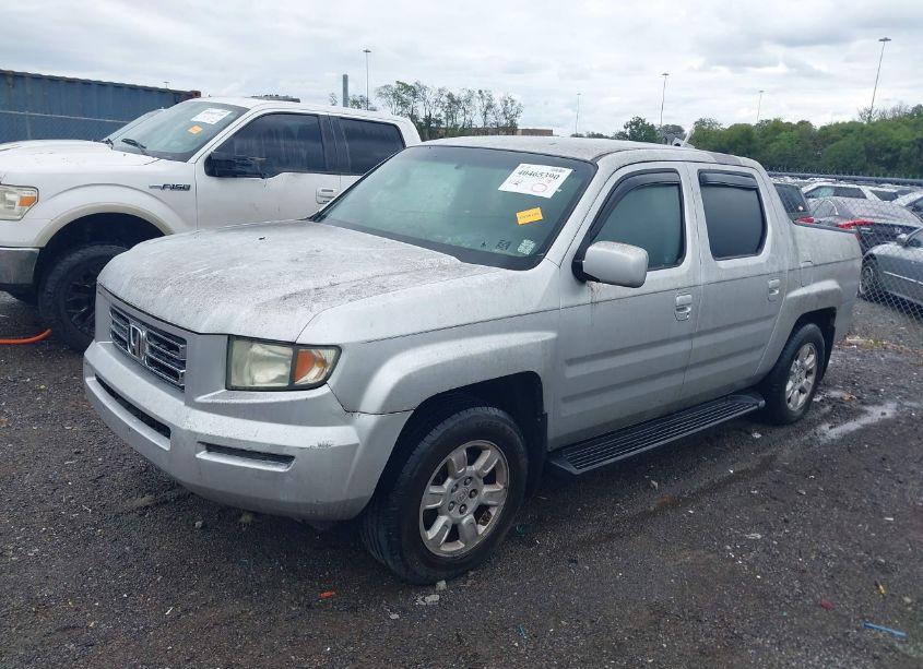 Photo 2 of 2006 Honda Ridgeline RTS (VIN 2HJYK16416H550384)