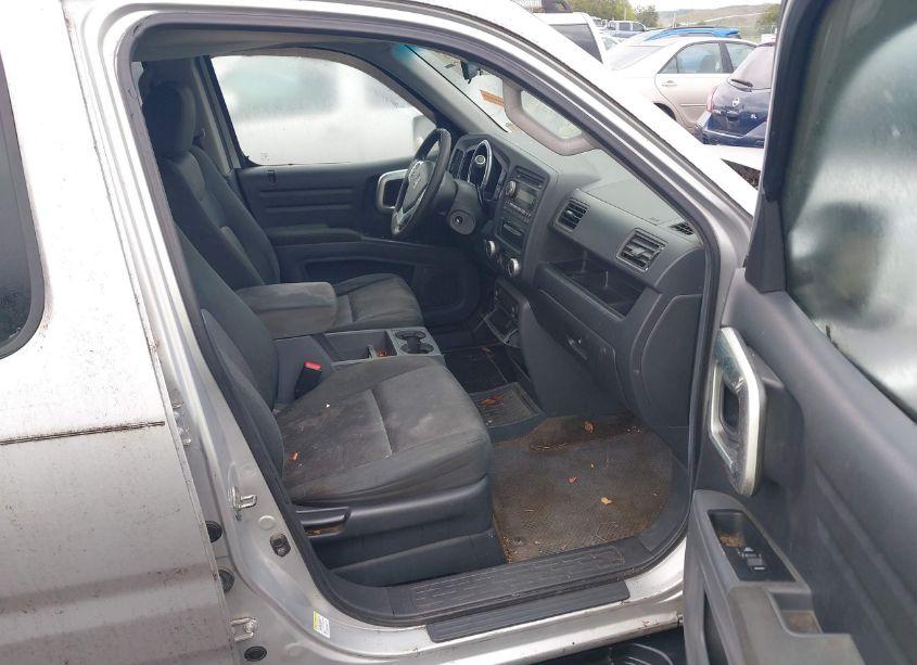 Photo 5 of 2006 Honda Ridgeline RTS (VIN 2HJYK16416H550384)