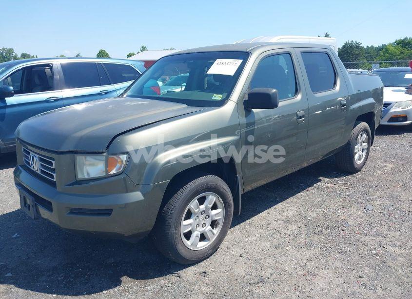 Photo 2 of 2006 Honda Ridgeline RTS (VIN 2HJYK16426H542746)