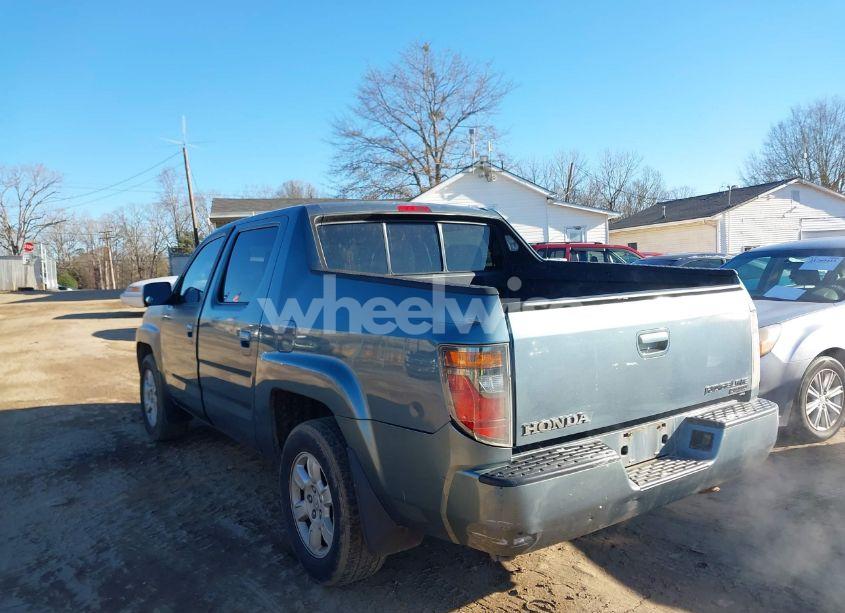 Photo 3 of 2006 Honda Ridgeline RTS (VIN 2HJYK16426H561412)
