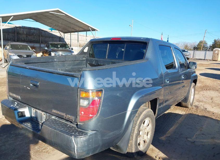Photo 4 of 2006 Honda Ridgeline RTS (VIN 2HJYK16426H561412)