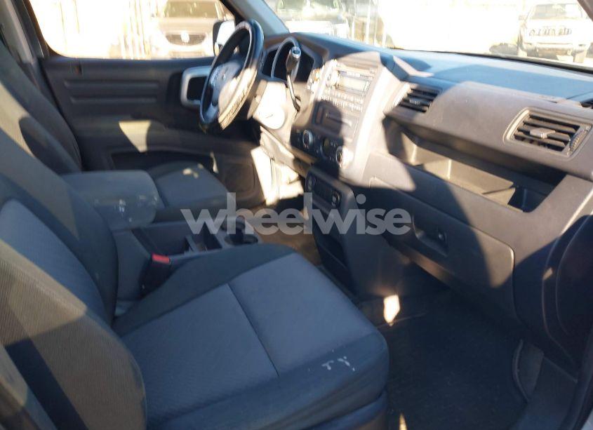 Photo 5 of 2006 Honda Ridgeline RTS (VIN 2HJYK16426H561412)