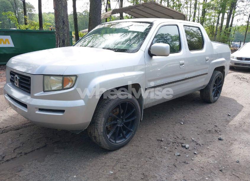 Photo 2 of 2006 Honda Ridgeline RTS (VIN 2HJYK16456H567706)