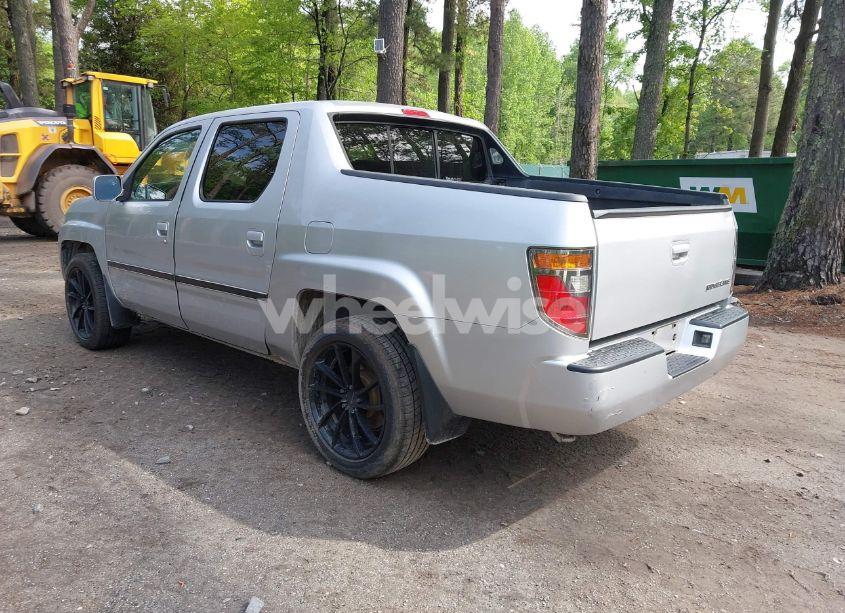 Photo 3 of 2006 Honda Ridgeline RTS (VIN 2HJYK16456H567706)
