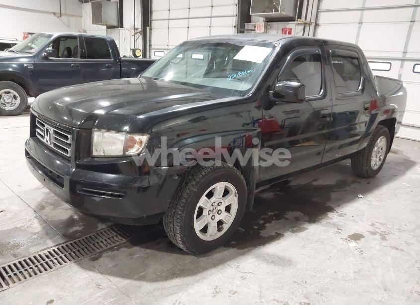 Photo 2 of 2008 Honda Ridgeline RTS (VIN 2HJYK16458H524132)